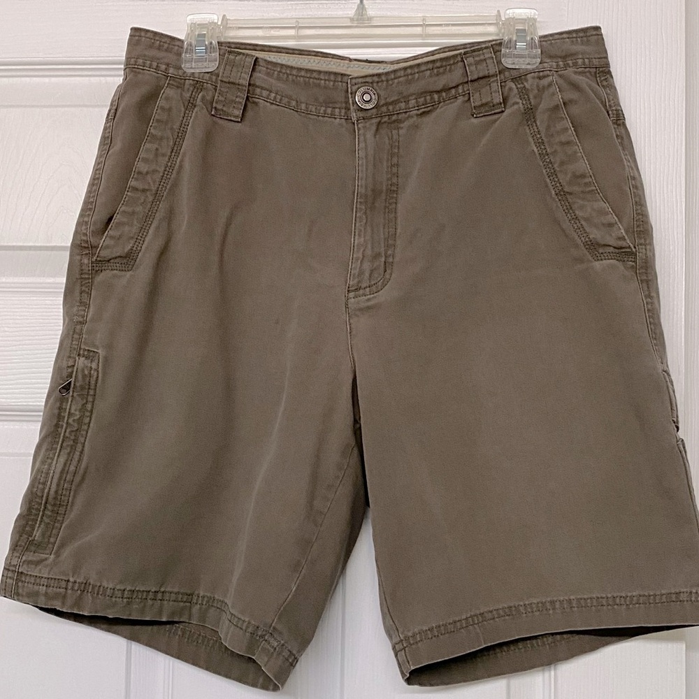 Columbia Cargo Shorts 9" inseam Dark Putty Color Sz 34